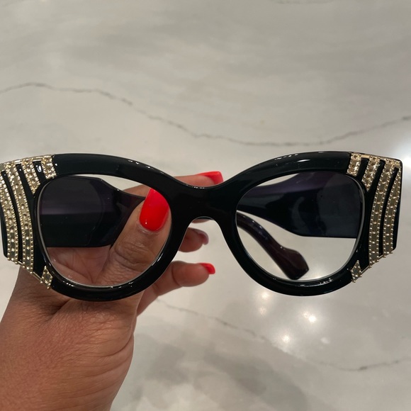 Luxury Fashion Frames - Black and Gold - Picture 2 of 6